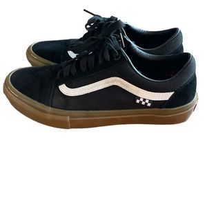 Men’s Black Classic Lowtop Vans, Size 8.5